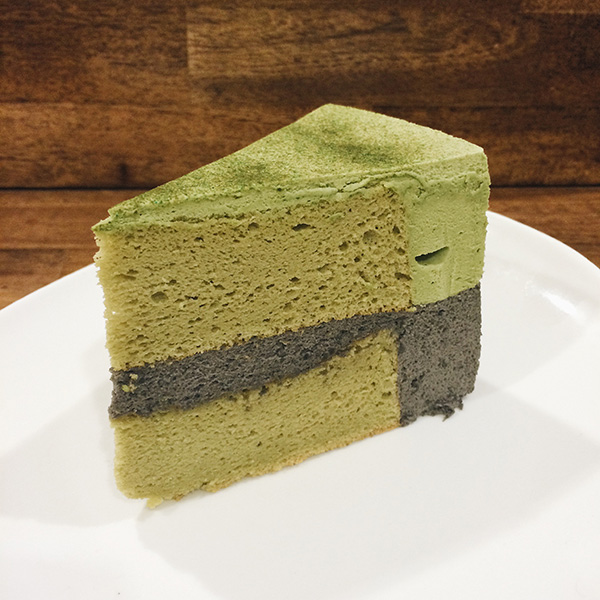 绿茶黑芝麻蛋糕，Php110/片| Php1100/整块